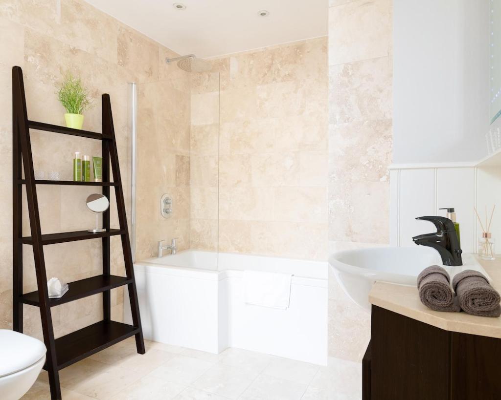 Refurbished Nov 2024 Discover The Exclusive Charm Of A Covent Garden Luxury Nomads Home London Exterior photo